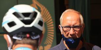 Martinelli diesse dell'Astana al Giro d'Italia