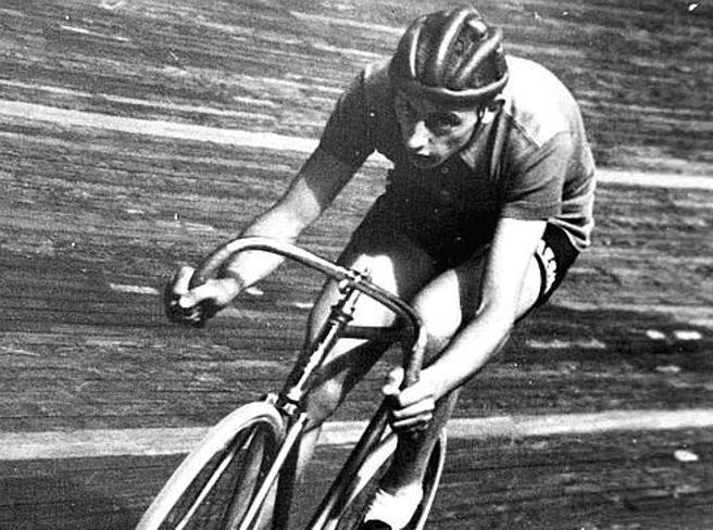 la bicicletta di coppi regalatagli da gino palumbo immagini