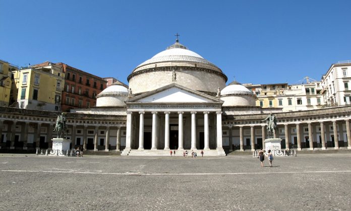 Piazza-Plebiscito Napoli