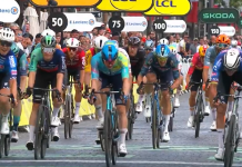 Tour de France, 21ª tappa: spettacolare van der Poel che resiste ai velocisti, 2° il compagno Philipsen