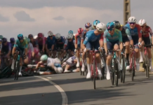 Tour de l’Avenir, grave caduta nel corso della 2ª tappa: gara neutralizzata a 35 km dall’arrivo ma ora si riparte