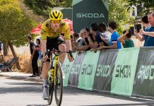 Vuelta, Brennan: «Oggi abbiamo avuto una temperatura media di 41°, non mi sorprenderebbe vedere corridori in ambulanza» Brennan