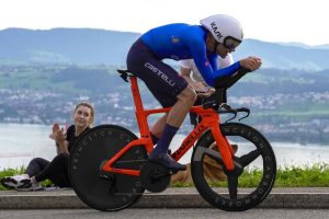 Filippo Ganna in azione nella cronometro dei mondiali 2024 a Zurigo