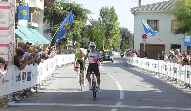 arrivo vittoria Manuel Oioli